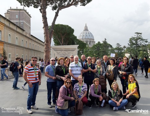 Família Caminhos no Vaticano