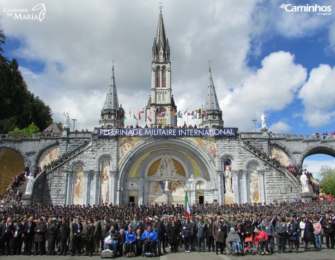 Encontro Militar Internacional no Santuário de Lourdes, França