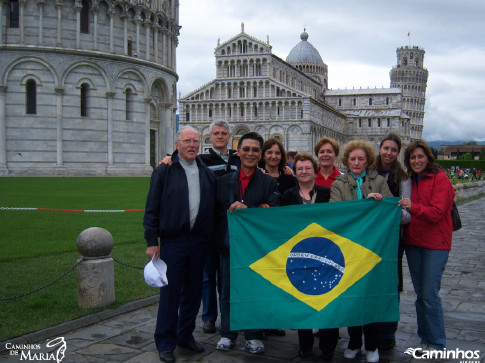 Família Caminhos na Praça dos Milagres, Pisa, Itália