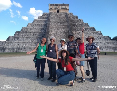 Família Caminhos em Chichén-Itzá, México