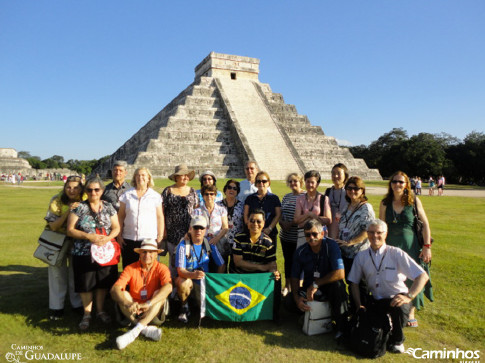 Família Caminhos em Chichén-Itzá, México