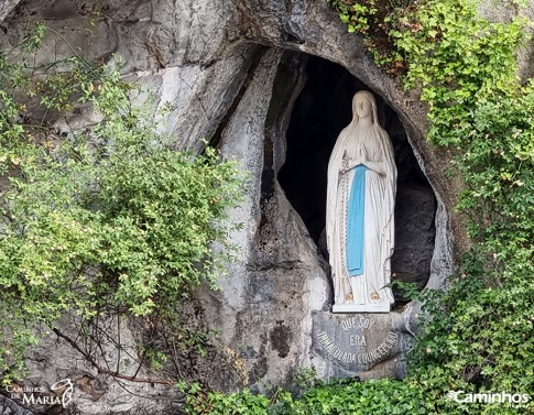 Gruta das aparições, Santuário de Lourdes, França