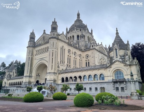 Basílica de Santa Terezinha do Menino Jesus, Lisieux, França