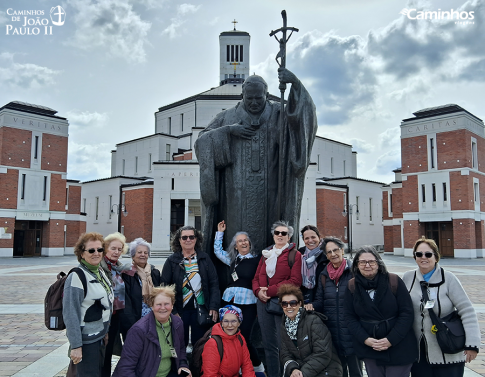 Família Caminhos no Santuário de São João Paulo II, Cracóvia, Polônia