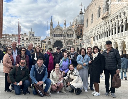 Família Caminhos na Basílica de São Marcos, Veneza, Itália