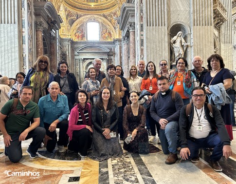 Família Caminhos na Basílica de São Paulo fora dos Muros, Roma, Itália