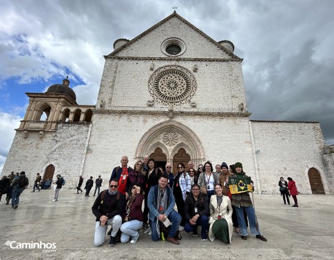 Família Caminhos na Basílica de Santa Clara, Assis, Itália