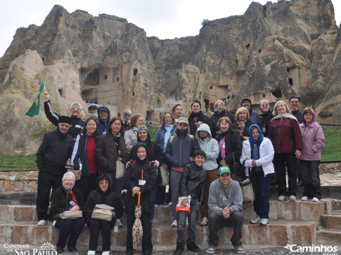 Família Caminhos no Parque Nacional do Göreme, Turquia