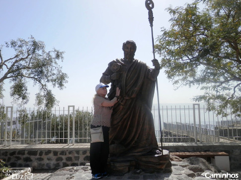 Estátua de São Pedro em Cafarnaum, Israel