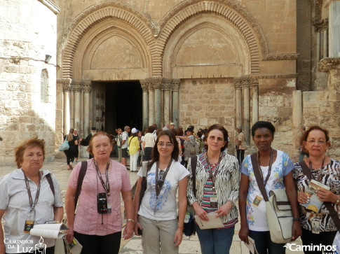 Caminheiras na Basílica do Santo Sepulcro, Jerusalém, Israel