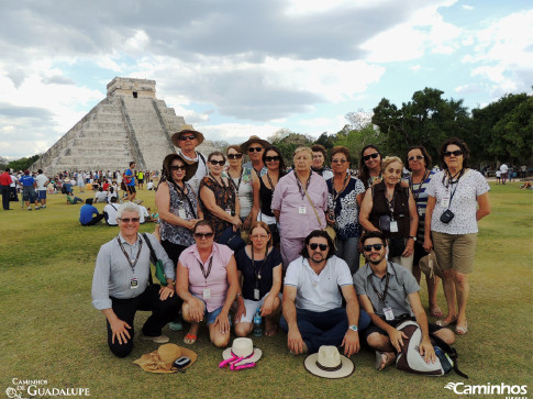 Família Caminhos em Chichén-Itzá, México