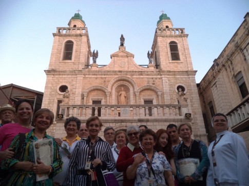 e em caná visitamos a igreja construída em homenagem ao primeiro milagre de jesus