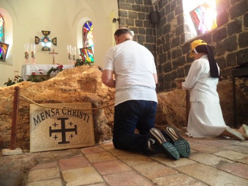 a igreja mensa christi, onde jesus assou peixe para os apóstolos...