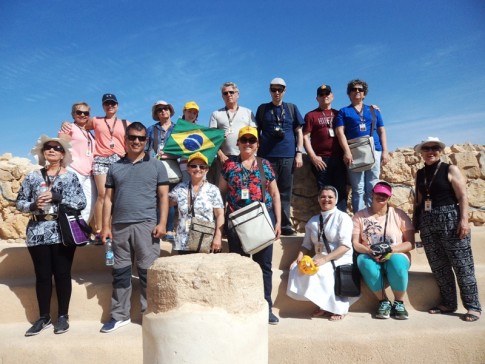 Família Caminhos em Massada