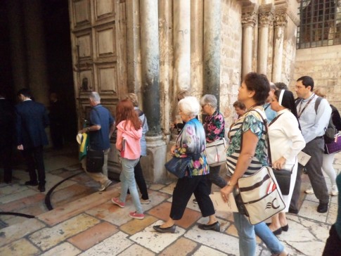 Entrando na Basílica do Santo Sepulcro