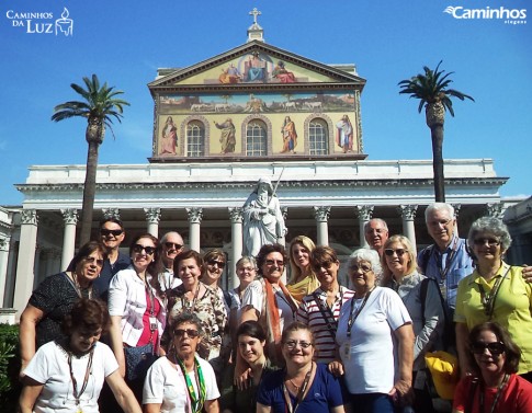 Família Caminhos na Basílica de São Paulo fora dos Muros, Roma, Itália