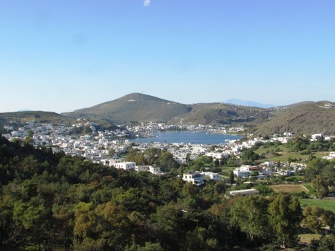 Chora: capital, porto e única cidade de Patmos