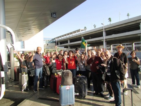 Família Caminhos no Aeroporto de Tel Aviv