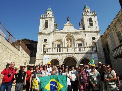 Família Caminhos na Igreja das Bodas de Caná