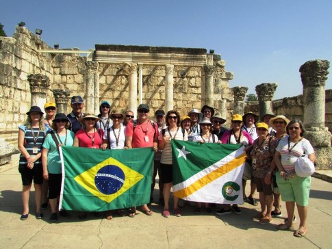 Família Caminhos na Sinagoga de Jairo, Cafarnaum